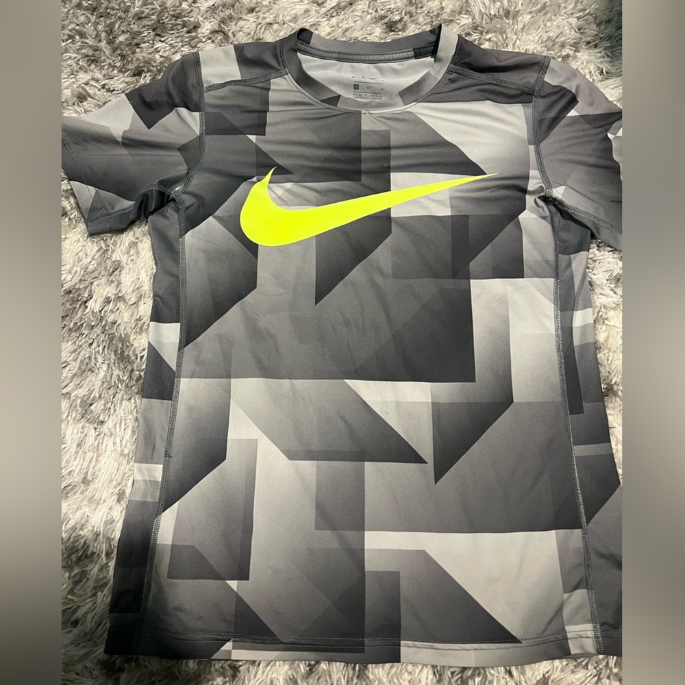 Nike Dri-Fit Shirt Large